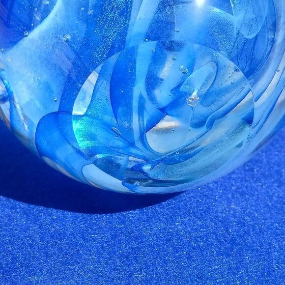 Lg Paperweight Art Glass Blue Swirling Clouds & Bubbles Cottagecore grandmacore - Picture 6 of 10